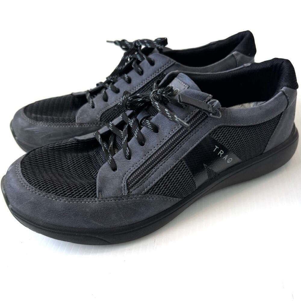 Traq by Alegria Eazee sneaker with zipper closure for easier on and off size 42